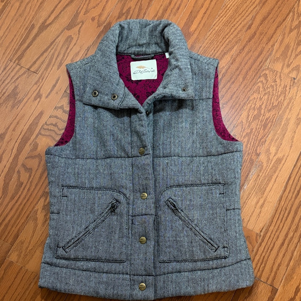 Bob Timberlake sleeveless, snap-button vest w/herringbone pattern - XS